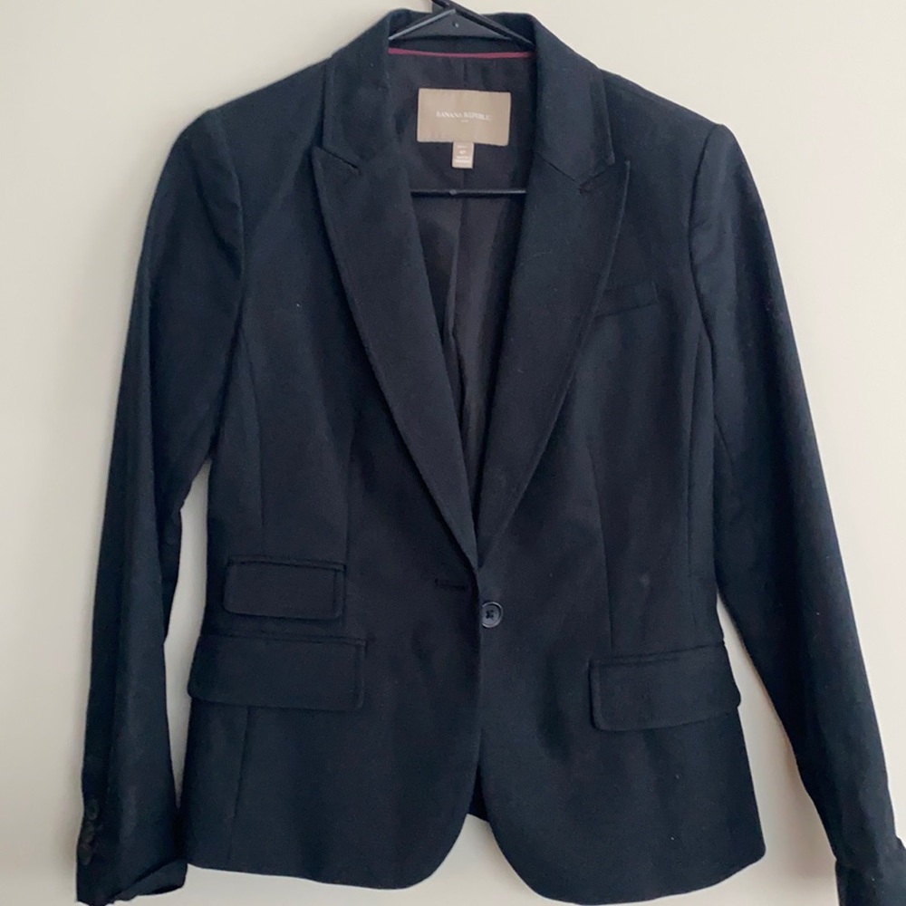 Banana Republic Black Blazer. Like new. Size 4P